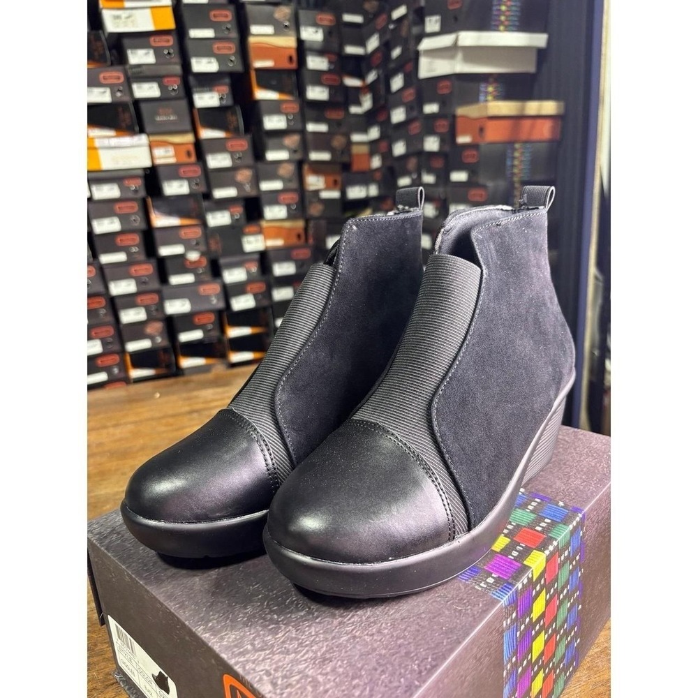 Bernie Mev Giggles Black Wedge Ankle Boots Size 38 US 7.5-8 - Picture 1 of 7